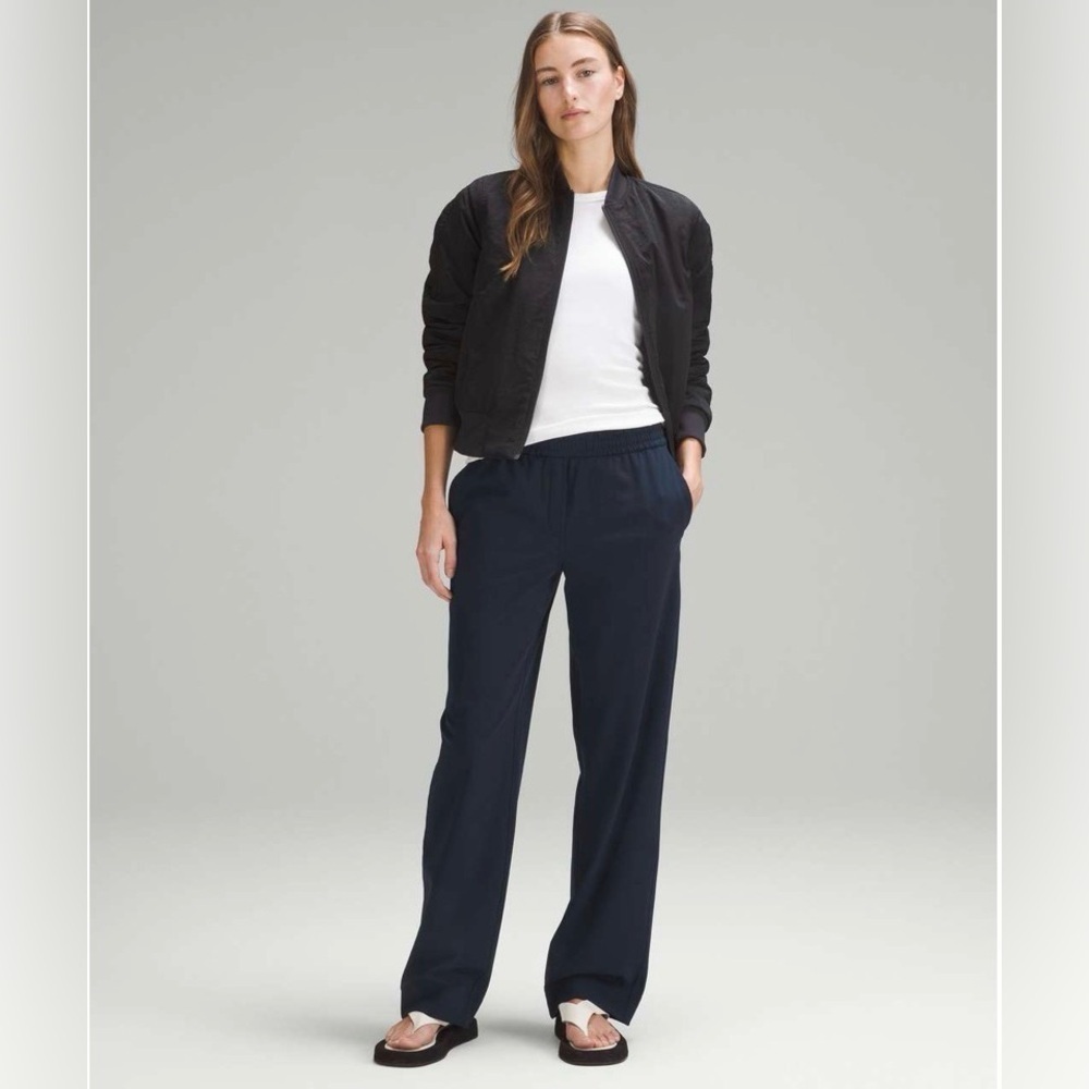 Lululemon Luxtreme Mid-Rise Straight-Leg Trouser True Navy Size M
